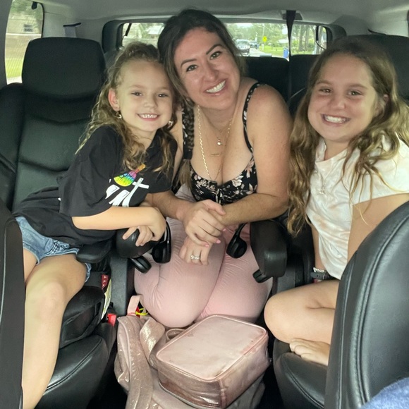 Meet your Posher, Lena - Picture 3 of 16